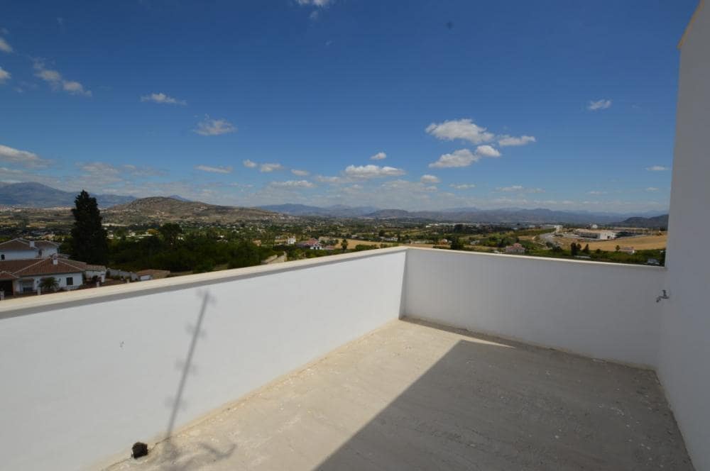 3 bedroom Townhouse for rent in Alhaurin el Grande with pool garage - € 1,650 (Ref: 6569602)