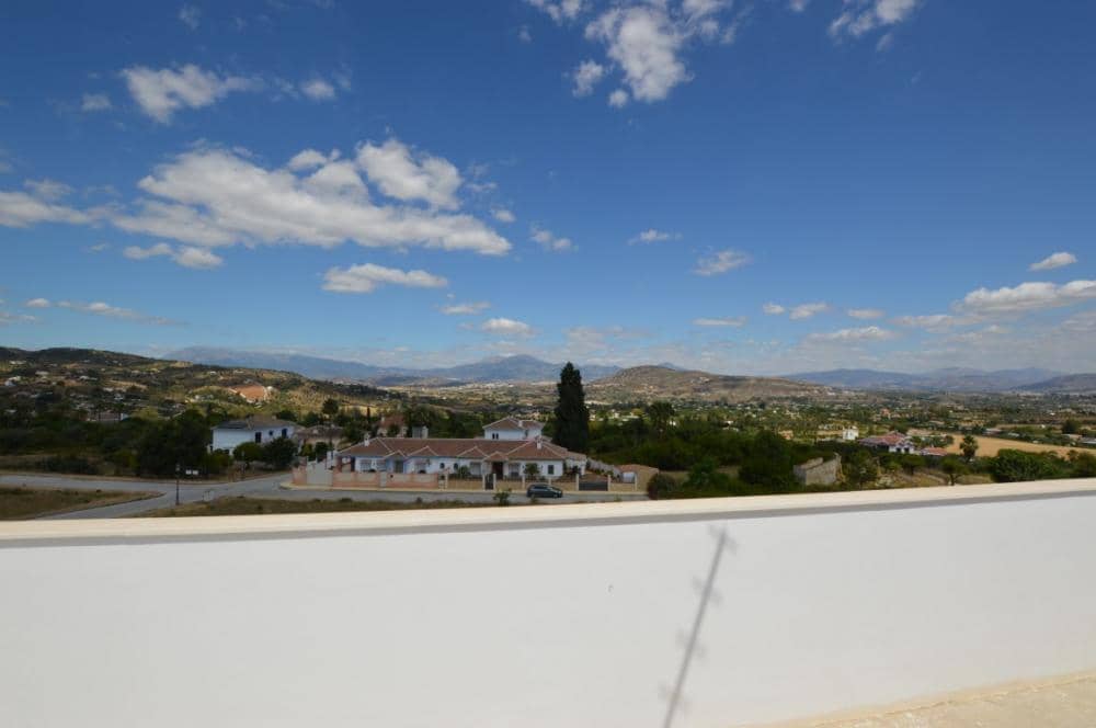 3 bedroom Townhouse for rent in Alhaurin el Grande with pool garage - € 1,650 (Ref: 6569602)