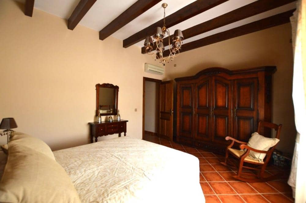 Chalet de 3 habitaciones en Alhaurín el Grande en alquiler con piscina garaje - 2.100 € (Ref: 7781862)