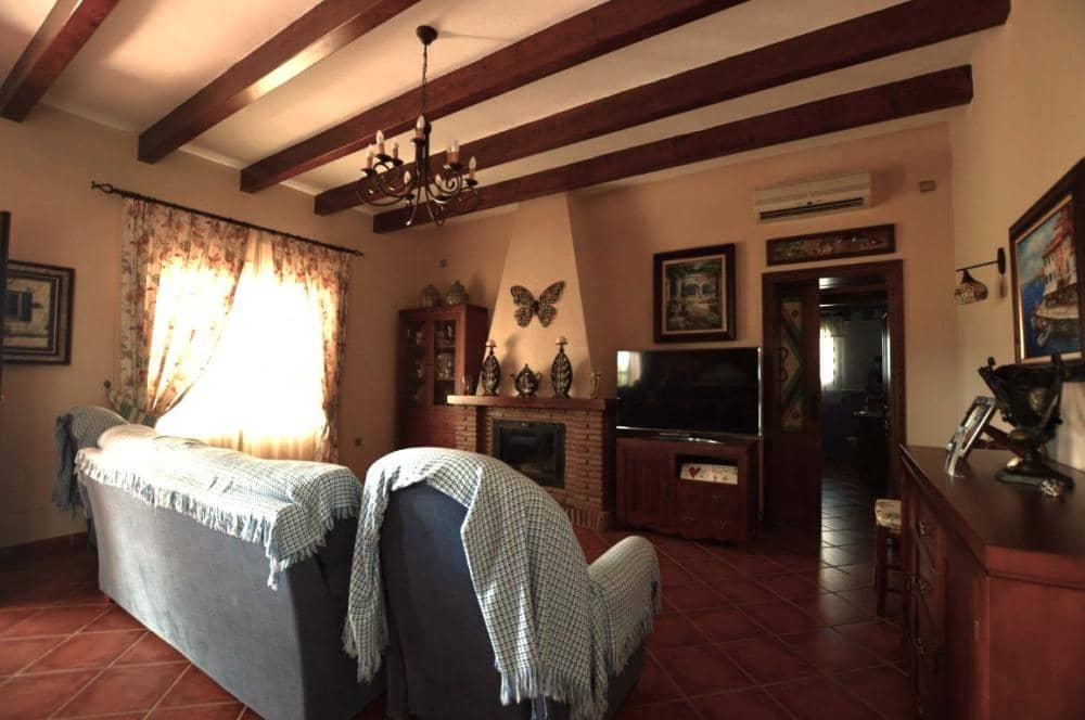 Chalet de 3 habitaciones en Alhaurín el Grande en alquiler con piscina garaje - 2.100 € (Ref: 7781862)