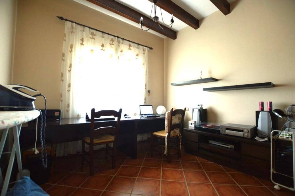 Chalet de 3 habitaciones en Alhaurín el Grande en alquiler con piscina garaje - 2.100 € (Ref: 7781862)