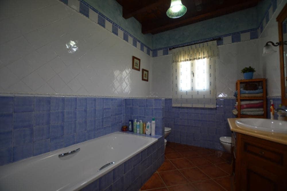 Chalet de 3 habitaciones en Alhaurín el Grande en alquiler con piscina garaje - 2.100 € (Ref: 7781862)