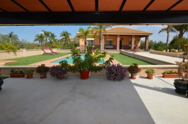 Chalet de 3 habitaciones en Alhaurín el Grande en alquiler con piscina garaje - 2.100 € (Ref: 7781862)