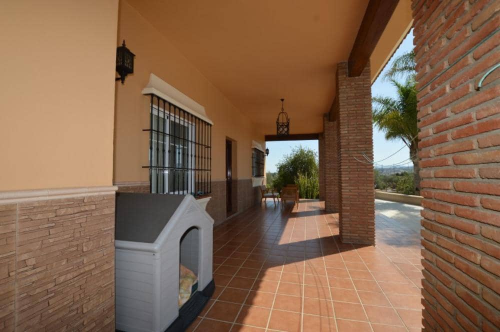 Chalet de 3 habitaciones en Alhaurín el Grande en alquiler con piscina garaje - 2.100 € (Ref: 7781862)