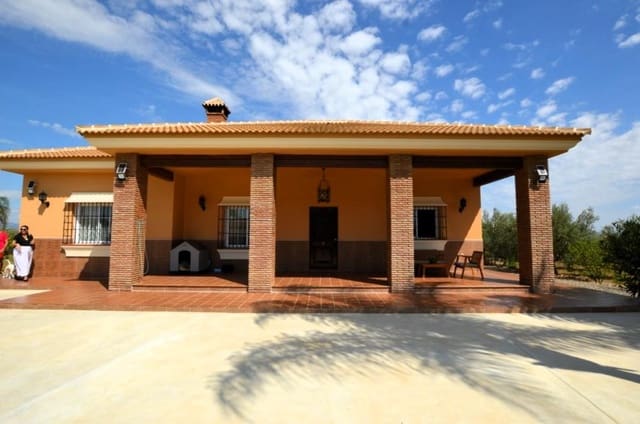 Chalet de 3 habitaciones en Alhaurín el Grande en alquiler con piscina garaje - 2.100 € (Ref: 7781862)