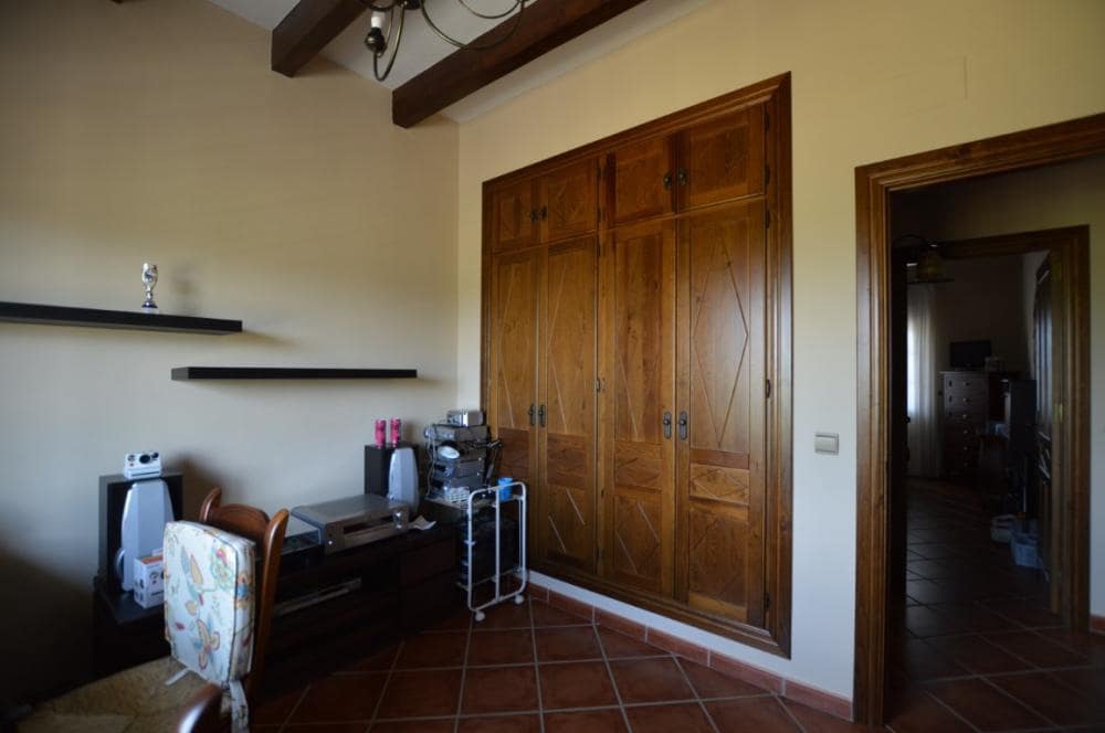 Chalet de 3 habitaciones en Alhaurín el Grande en alquiler con piscina garaje - 2.100 € (Ref: 7781862)