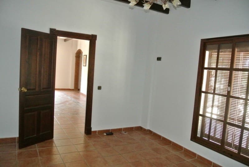 5 bedroom Villa for rent in Alhaurin el Grande with pool - € 2,500 (Ref: 8046004)