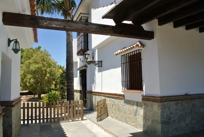 5 bedroom Villa for rent in Alhaurin el Grande with pool - € 2,500 (Ref: 8046004)