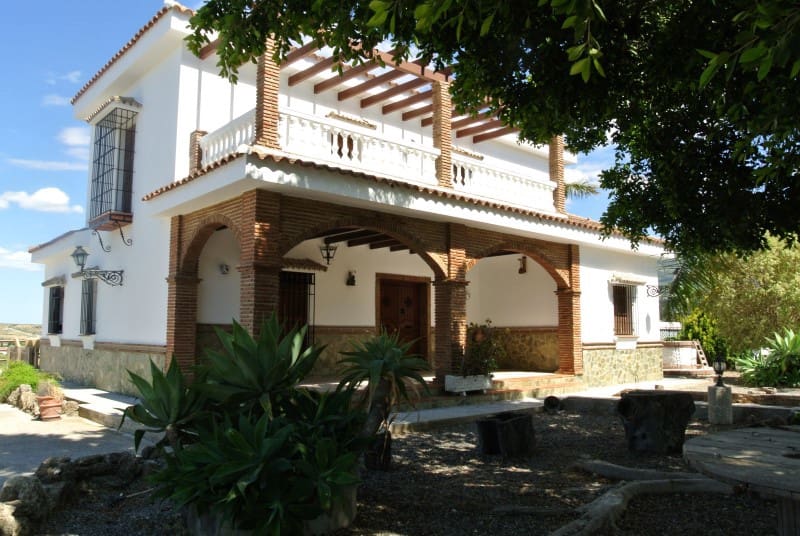 5 bedroom Villa for rent in Alhaurin el Grande with pool - € 2,500 (Ref: 8046004)