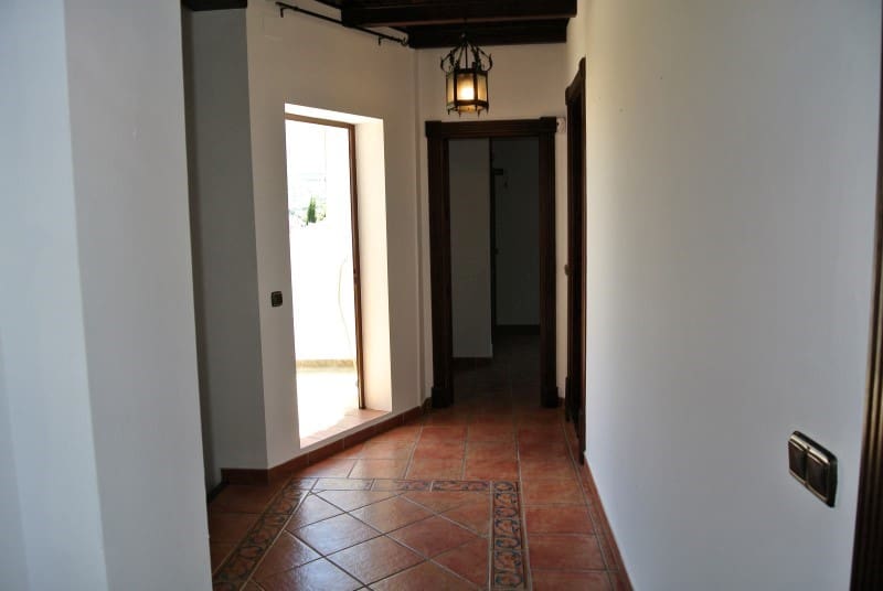 5 bedroom Villa for rent in Alhaurin el Grande with pool - € 2,500 (Ref: 8046004)