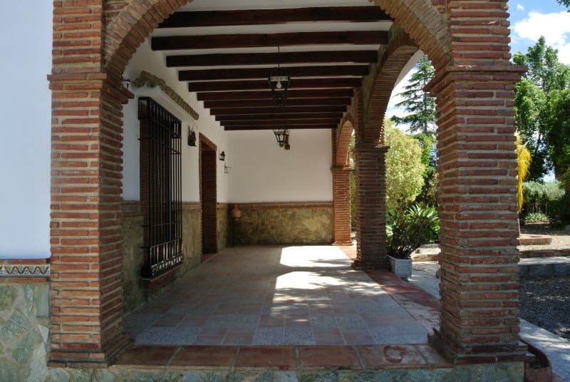 5 bedroom Villa for rent in Alhaurin el Grande with pool - € 2,500 (Ref: 8046004)