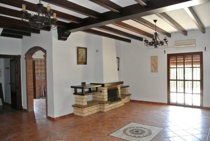 5 bedroom Villa for rent in Alhaurin el Grande with pool - € 2,500 (Ref: 8046004)