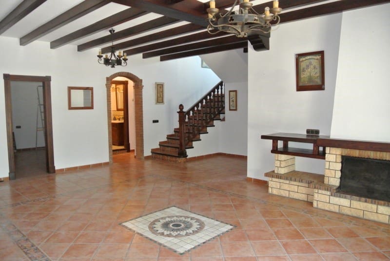 5 bedroom Villa for rent in Alhaurin el Grande with pool - € 2,500 (Ref: 8046004)