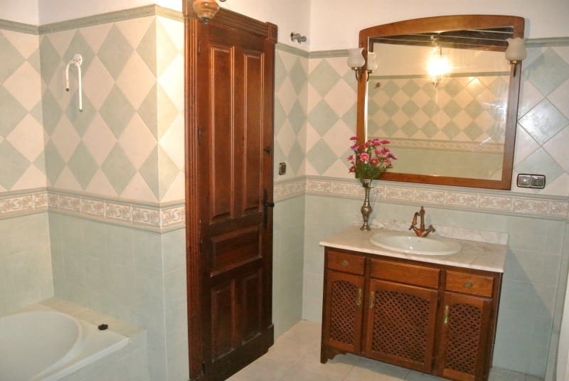 5 bedroom Villa for rent in Alhaurin el Grande with pool - € 2,500 (Ref: 8046004)