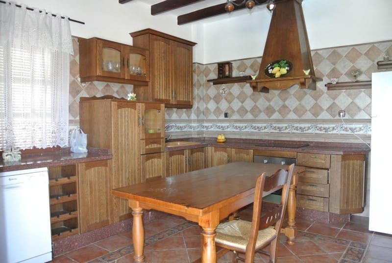 5 bedroom Villa for rent in Alhaurin el Grande with pool - € 2,500 (Ref: 8046004)