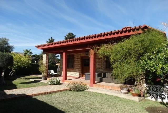 3 bedroom Villa for rent in Alhaurin de la Torre with pool - € 2,800 (Ref: 8125059)