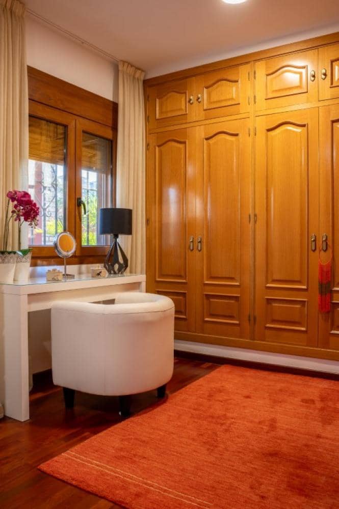 3 bedroom Villa for rent in Alhaurin de la Torre with pool - € 2,800 (Ref: 8125059)