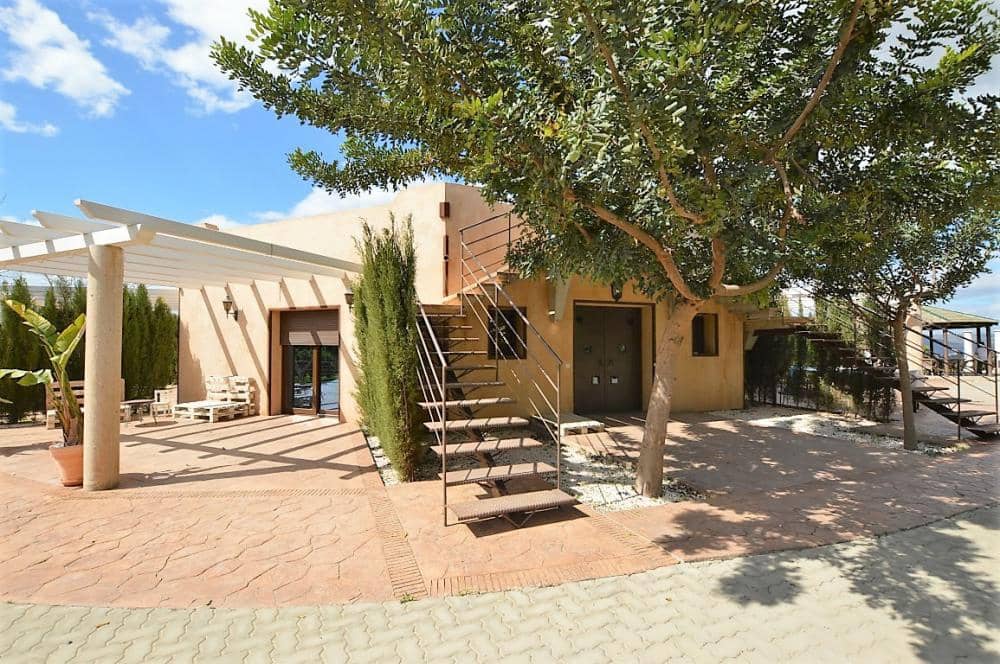 5 bedroom Villa for rent in Alhaurin el Grande with pool - € 3,500 (Ref: 8168211)