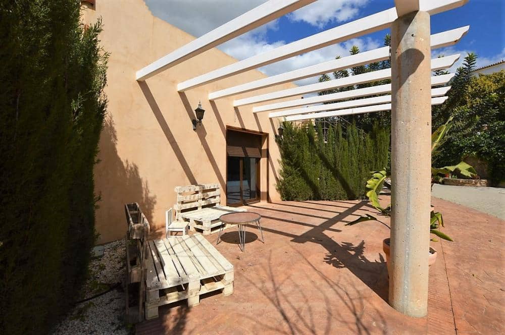 5 bedroom Villa for rent in Alhaurin el Grande with pool - € 3,500 (Ref: 8168211)