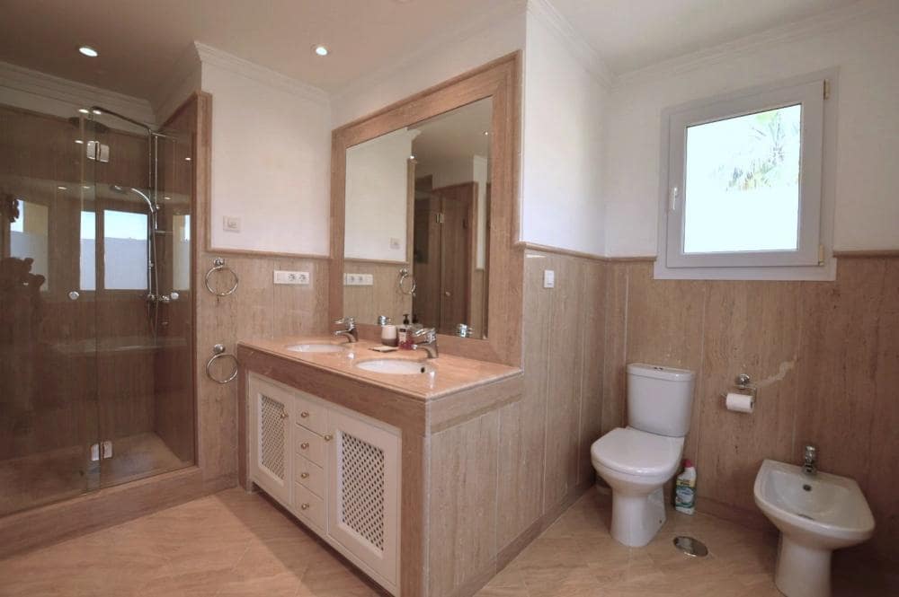 3 bedroom Apartment for sale in Bahia de Casares with pool garage - € 595,000 (Ref: 8338972)