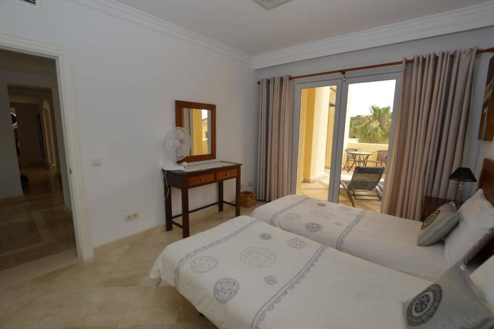 3 bedroom Apartment for sale in Bahia de Casares with pool garage - € 595,000 (Ref: 8338972)