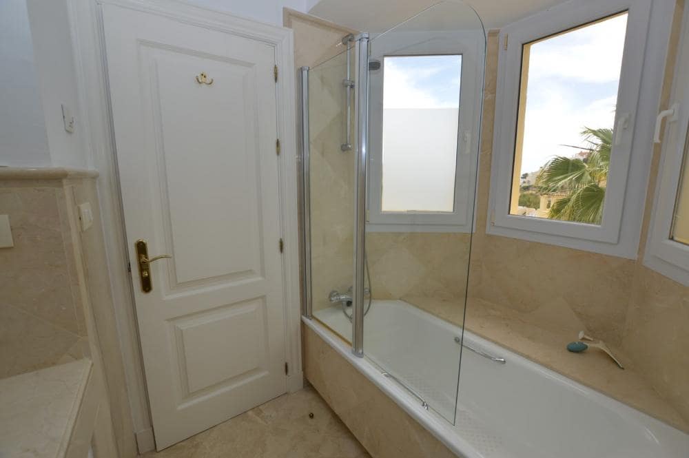 3 bedroom Apartment for sale in Bahia de Casares with pool garage - € 595,000 (Ref: 8338972)