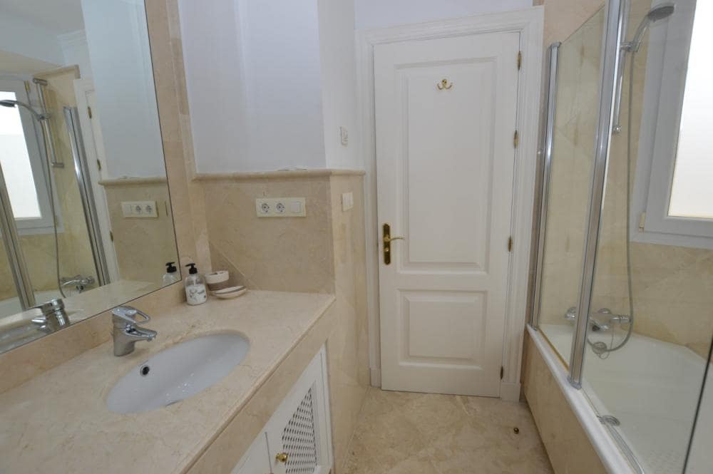 3 bedroom Apartment for sale in Bahia de Casares with pool garage - € 595,000 (Ref: 8338972)