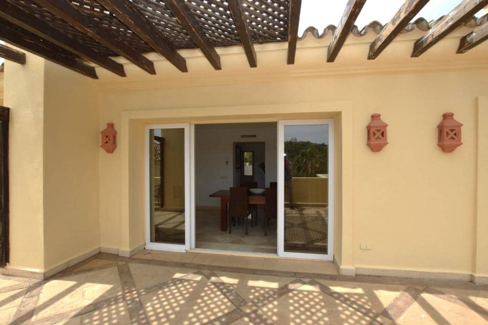 3 bedroom Apartment for sale in Bahia de Casares with pool garage - € 595,000 (Ref: 8338972)