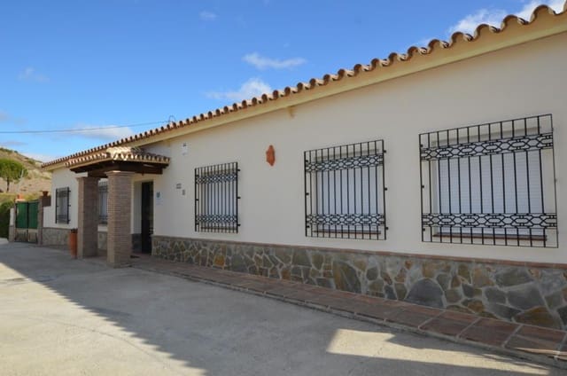 4 bedroom Villa for rent in Alhaurín el Grande with pool - € 2,000 (Ref: 8545490)