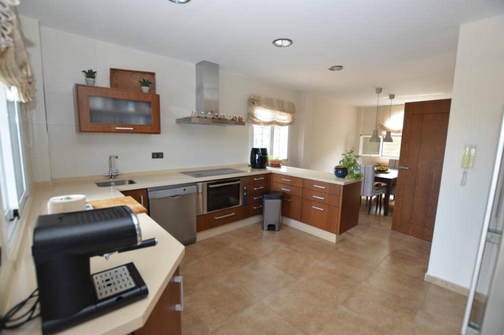 4 sypialnia Willa na sprzedaż w Alhaurin de la Torre z basenem - 825 000 € (Ref: 8600897)