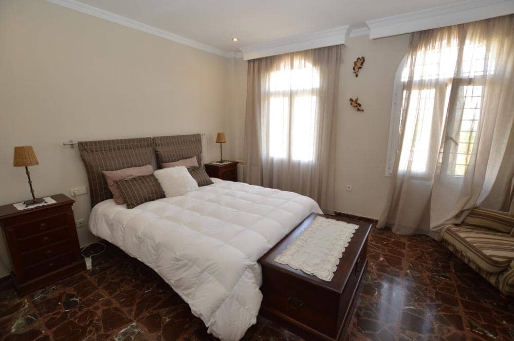 4 sypialnia Willa na sprzedaż w Alhaurin de la Torre z basenem - 825 000 € (Ref: 8600897)