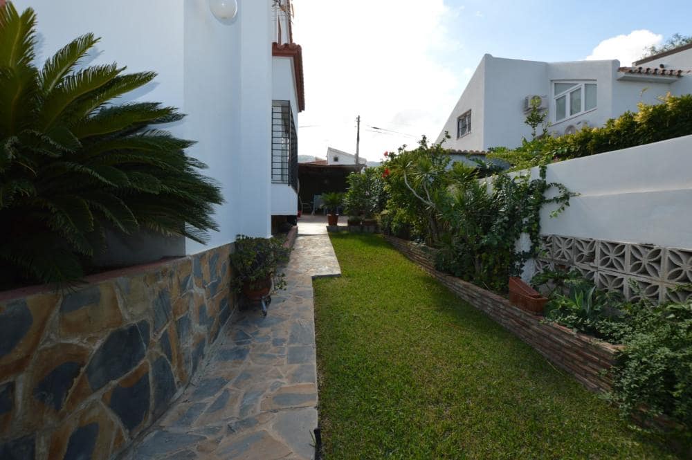 4 sypialnia Willa na sprzedaż w Alhaurin de la Torre z basenem - 825 000 € (Ref: 8600897)