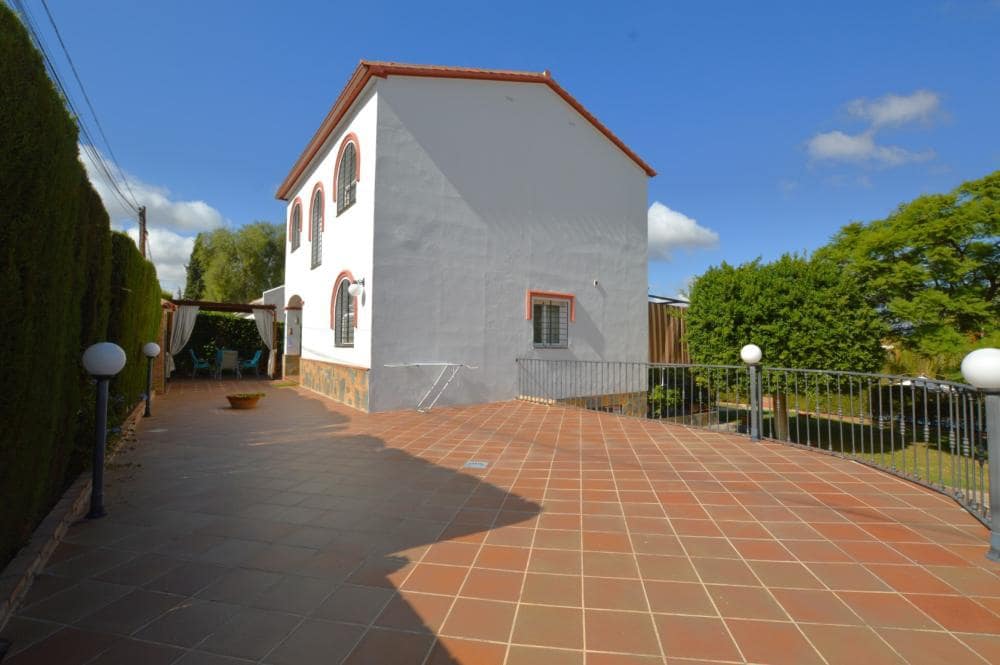 4 sypialnia Willa na sprzedaż w Alhaurin de la Torre z basenem - 825 000 € (Ref: 8600897)