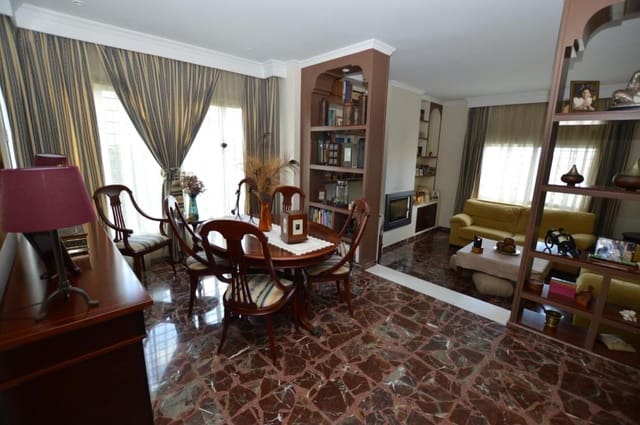 4 sypialnia Willa na sprzedaż w Alhaurín de la Torre z basenem - 825 000 € (Ref: 8600897)