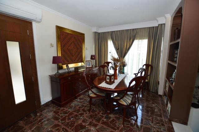 4 sypialnia Willa na sprzedaż w Alhaurín de la Torre z basenem - 825 000 € (Ref: 8600897)