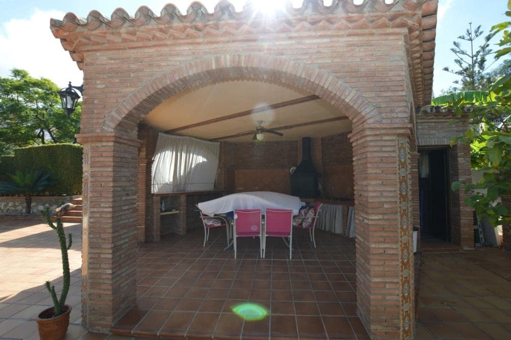 4 sypialnia Willa na sprzedaż w Alhaurin de la Torre z basenem - 825 000 € (Ref: 8600897)