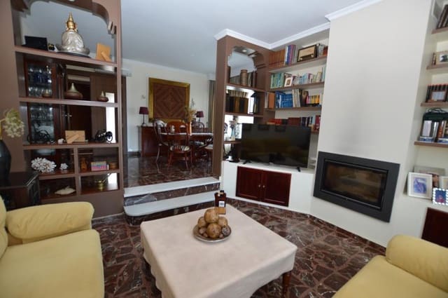 4 sypialnia Willa na sprzedaż w Alhaurín de la Torre z basenem - 825 000 € (Ref: 8600897)