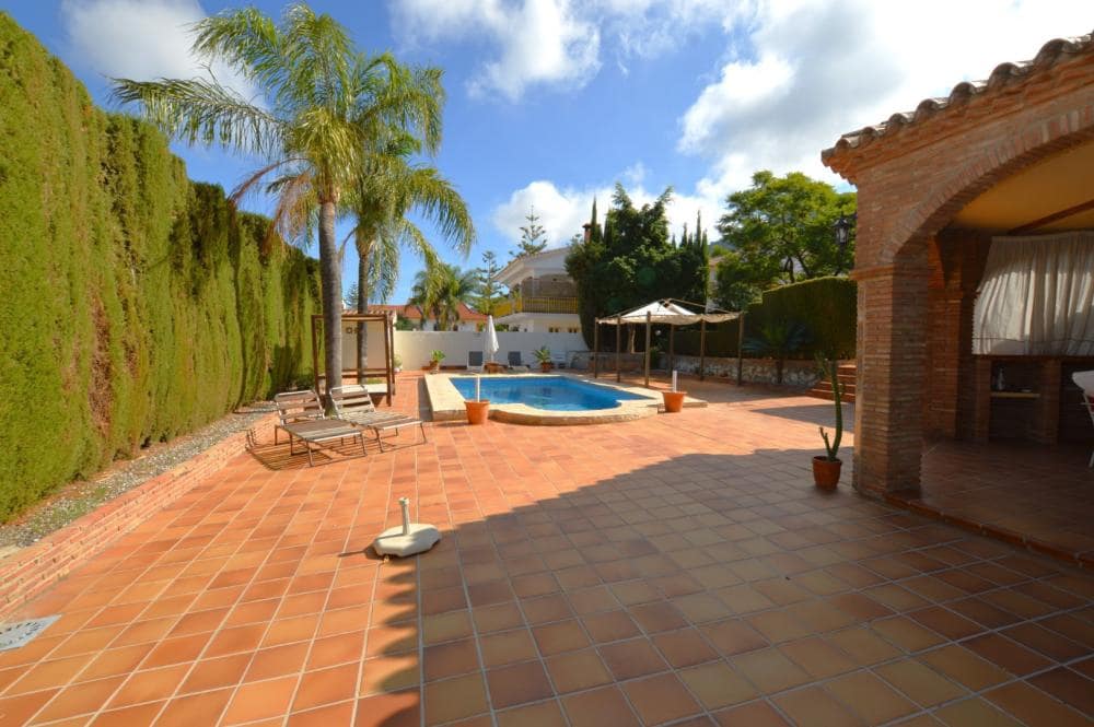 4 sypialnia Willa na sprzedaż w Alhaurin de la Torre z basenem - 825 000 € (Ref: 8600897)