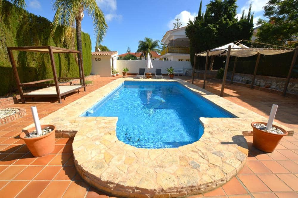 4 sypialnia Willa na sprzedaż w Alhaurin de la Torre z basenem - 825 000 € (Ref: 8600897)