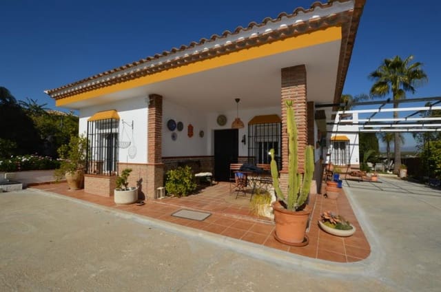 3 quarto Moradia para arrendar em Alhaurín el Grande com piscina garagem - 1 700 € (Ref: 8790990)
