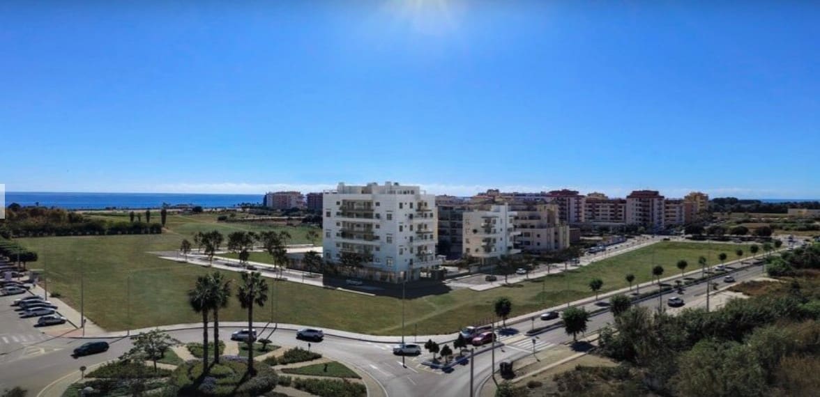 2 Zimmer Apartment zu verkaufen in Torre del Mar mit Pool - 322.500 € (Ref: 9311477)