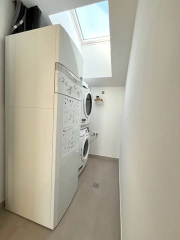 Apartamento de 3 habitaciones en Benalmadena Costa, Benalmádena en venta con piscina - 849.000 € (Ref: 9311498)