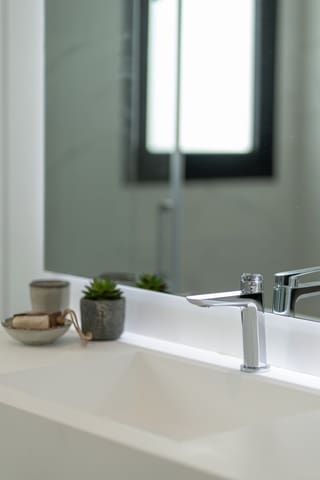 Apartamento de 2 habitaciones en New Golden Mile, Estepona en venta con piscina - 847.000 € (Ref: 9311503)