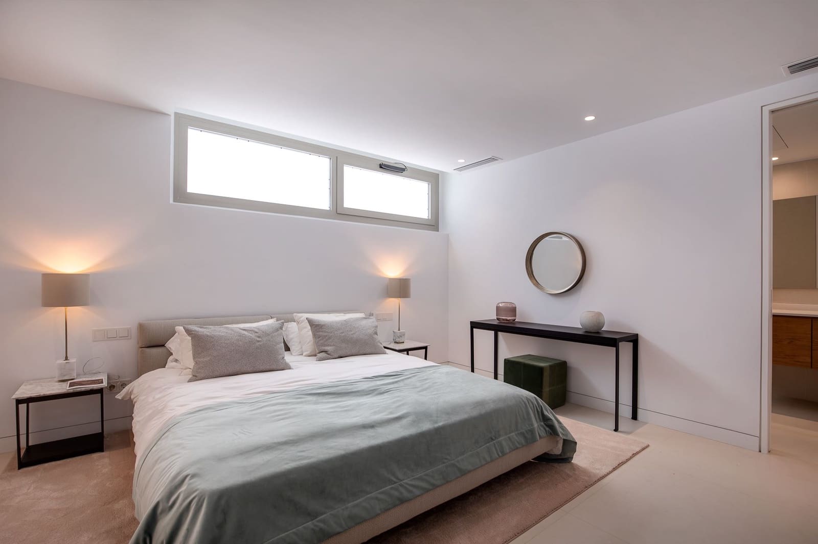 4 bedroom Villa for sale in Marbella with pool - € 2,950,000 (Ref: 9311687)