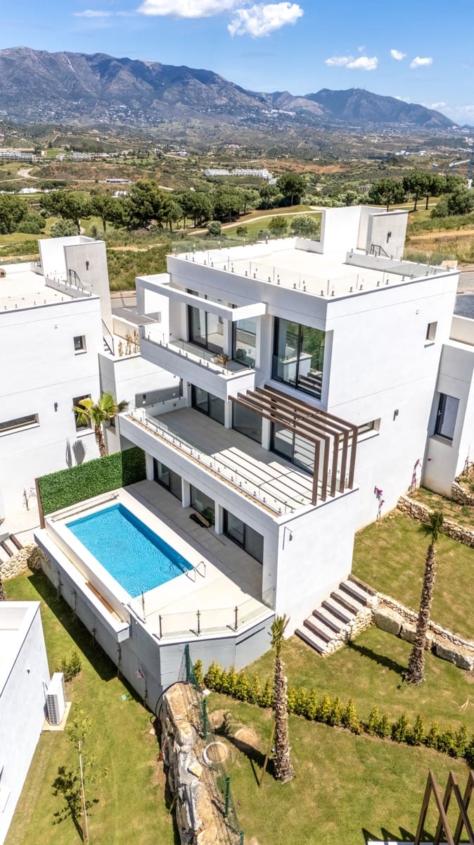 4 bedroom Villa for sale in Mijas - € 1,150,000 (Ref: 9311724)