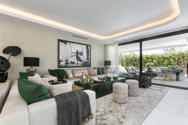 Apartamento de 3 habitaciones en Marbella en venta con piscina - 3.500.000 € (Ref: 9311732)