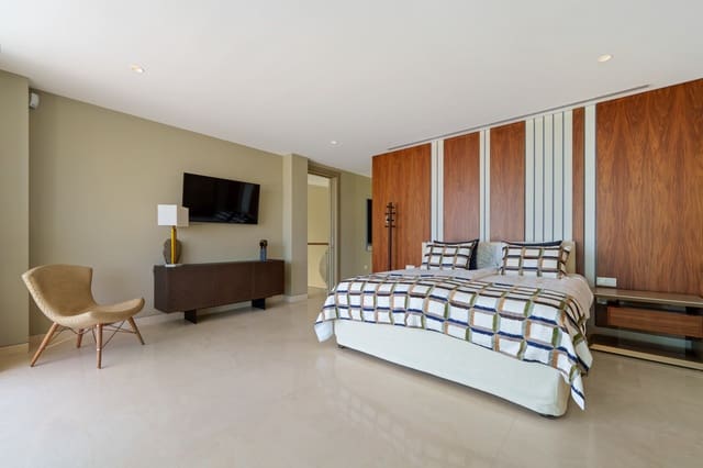 5 makuuhuone Huvila myytävänä paikassa Marbella mukana uima-altaan - 4 995 000 € (Ref: 9311749)