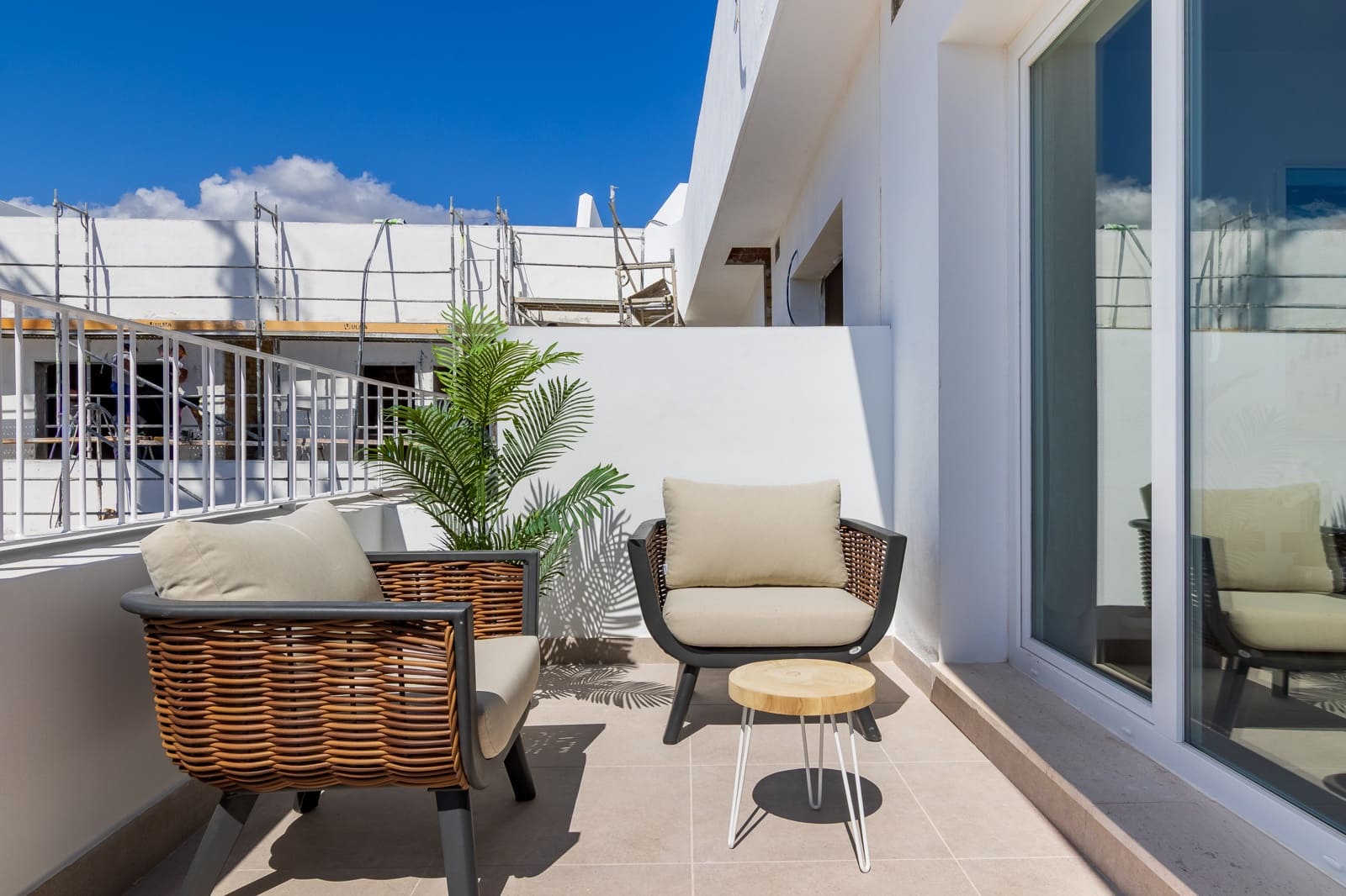 2 bedroom Apartment for sale in Fuengirola with pool - € 429,950 (Ref: 9311759)