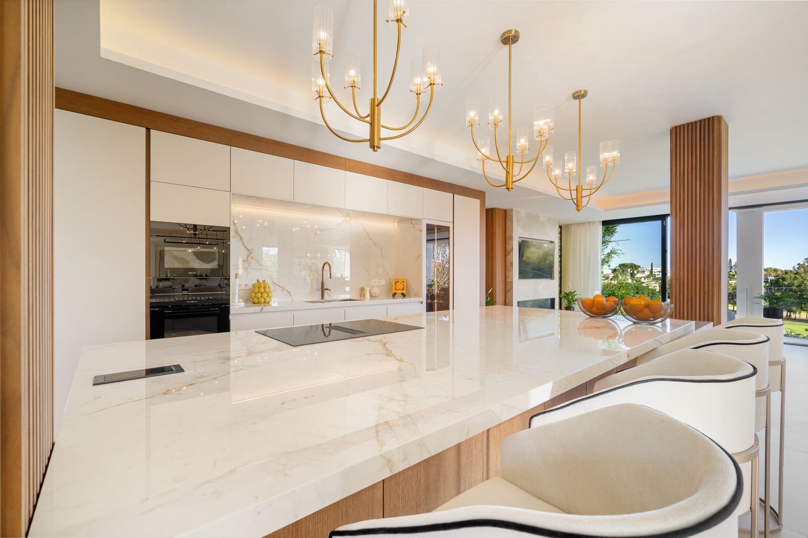 6 bedroom Villa for sale in Marbella with pool - € 7,350,000 (Ref: 9311781)