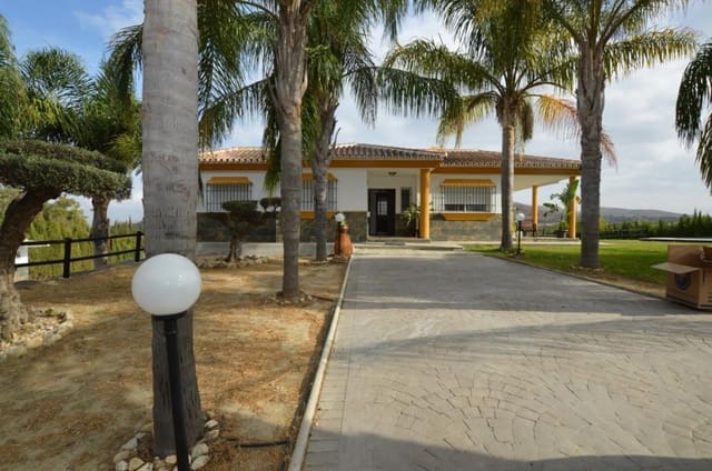 3 bedroom Villa for rent in Alhaurín el Grande with pool - € 2,200 (Ref: 9312024)